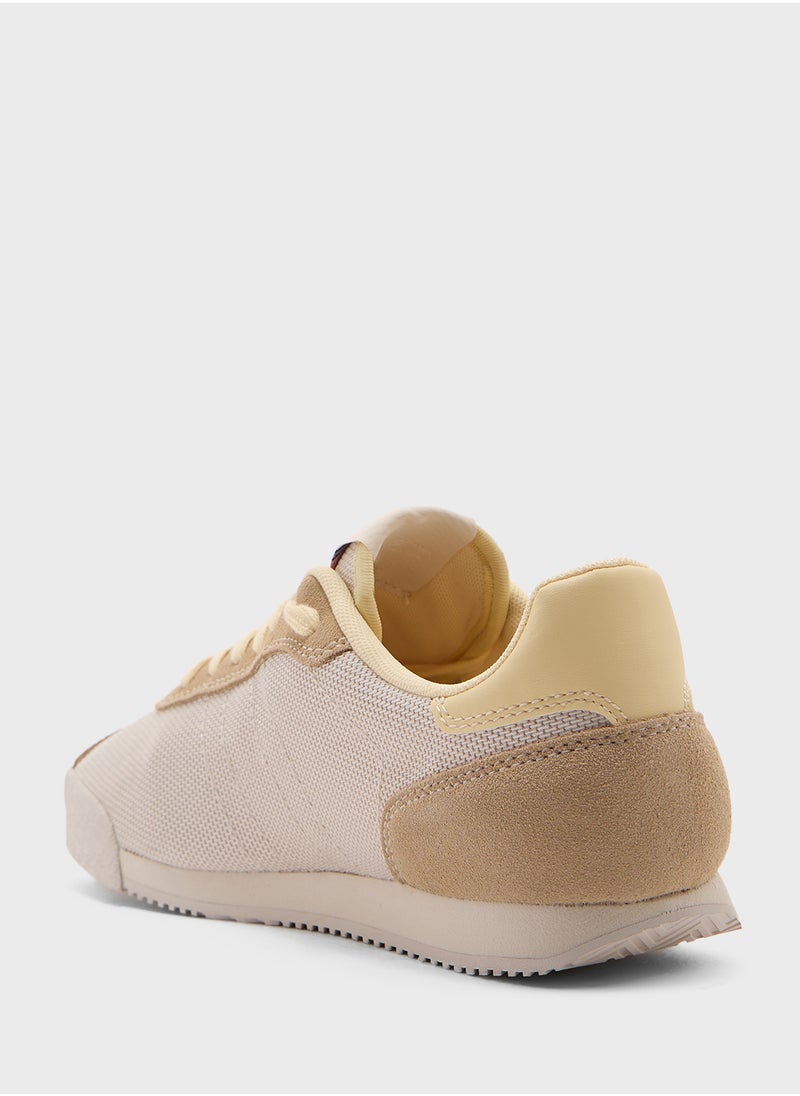 LOW PROFILE RUNNER TRAINERS