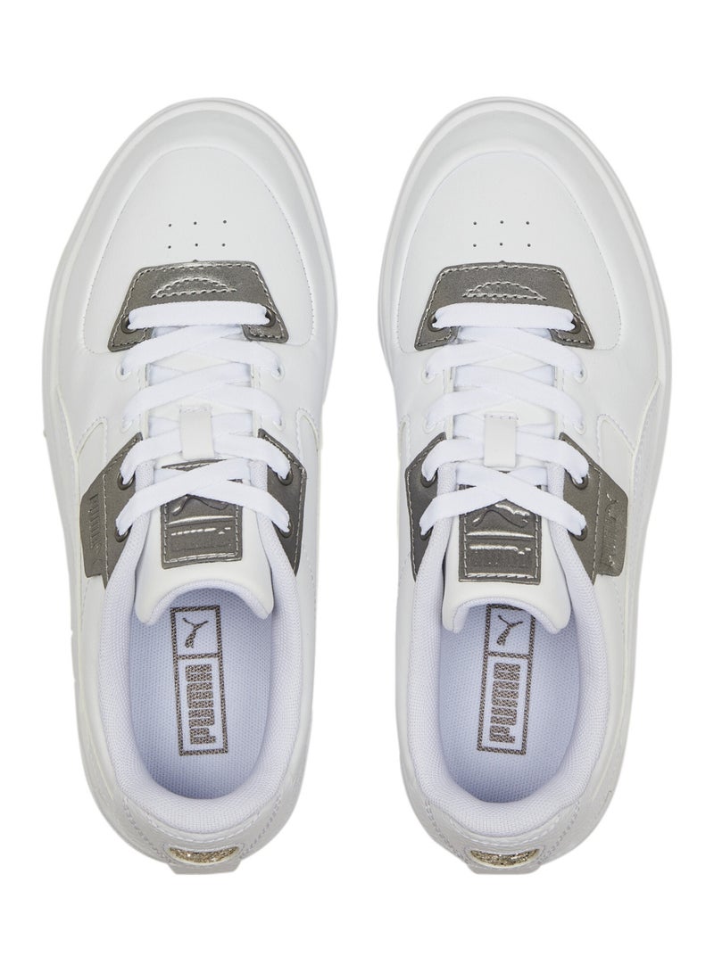 Cali Dream Star Quality Womens White Casual Sneakers