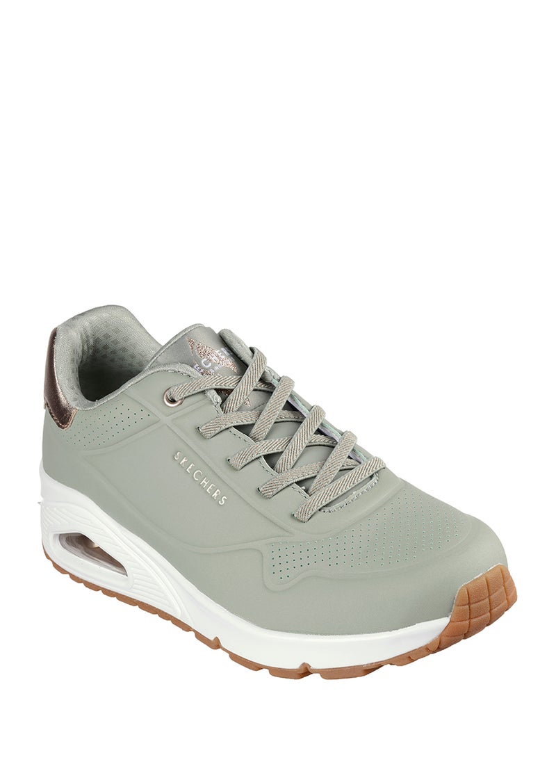 Uno Sneakers