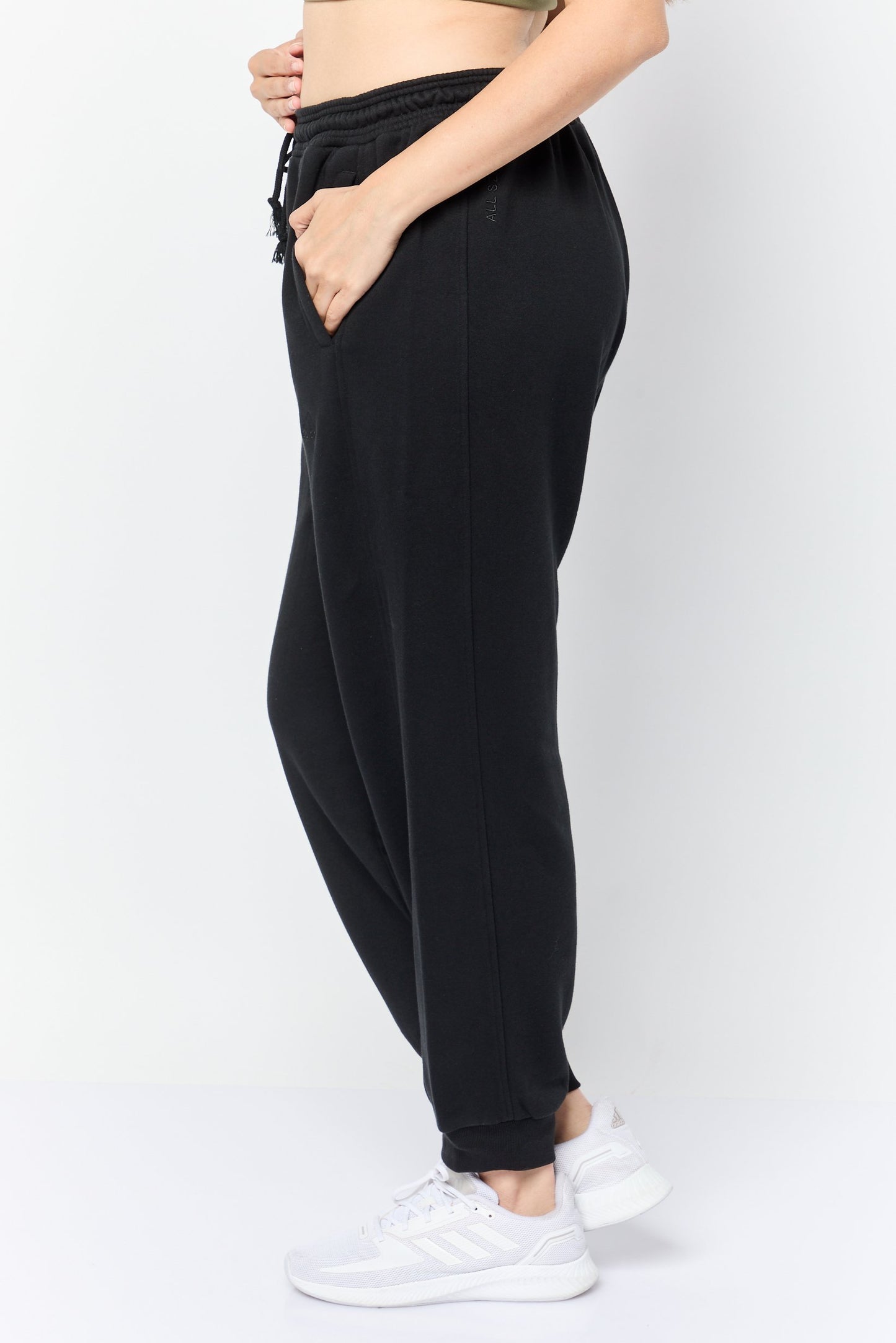 Women Sportswear Fit Outdoor Sweatpants, Black