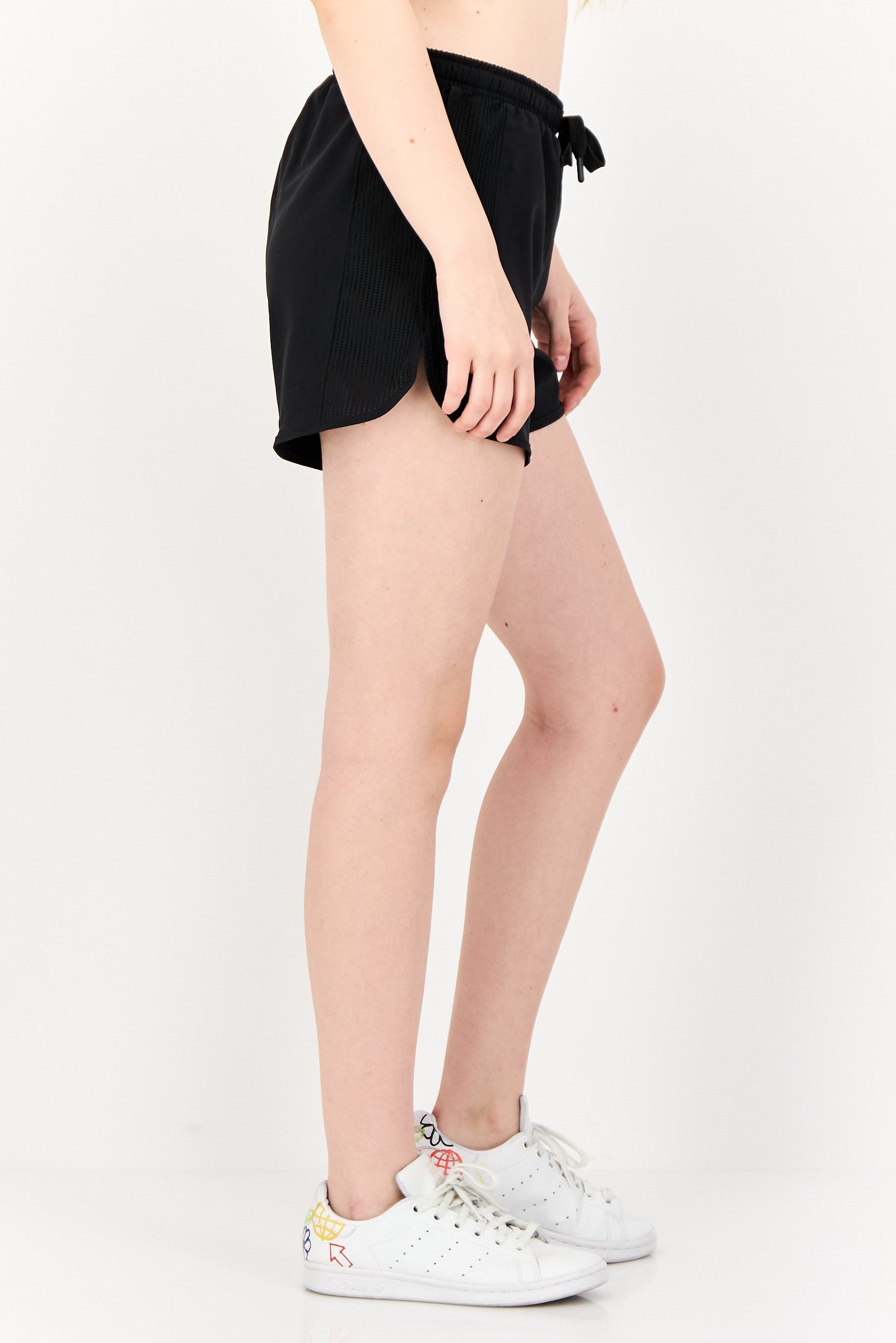 Women Sportswear Fit Drawstring Training Shorts, Black