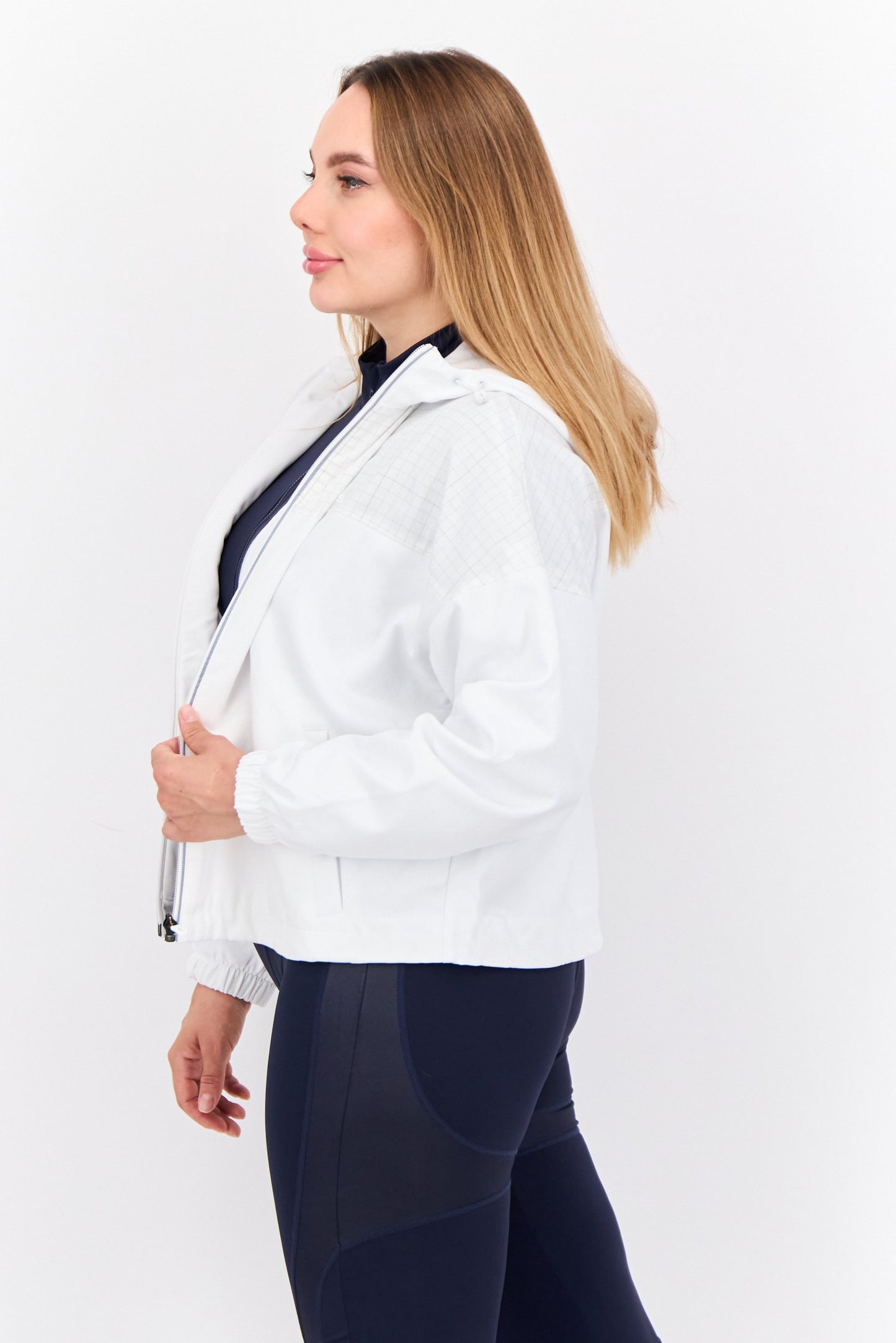 Women Sportswear Fit Long Sleeves Training Jacket, White