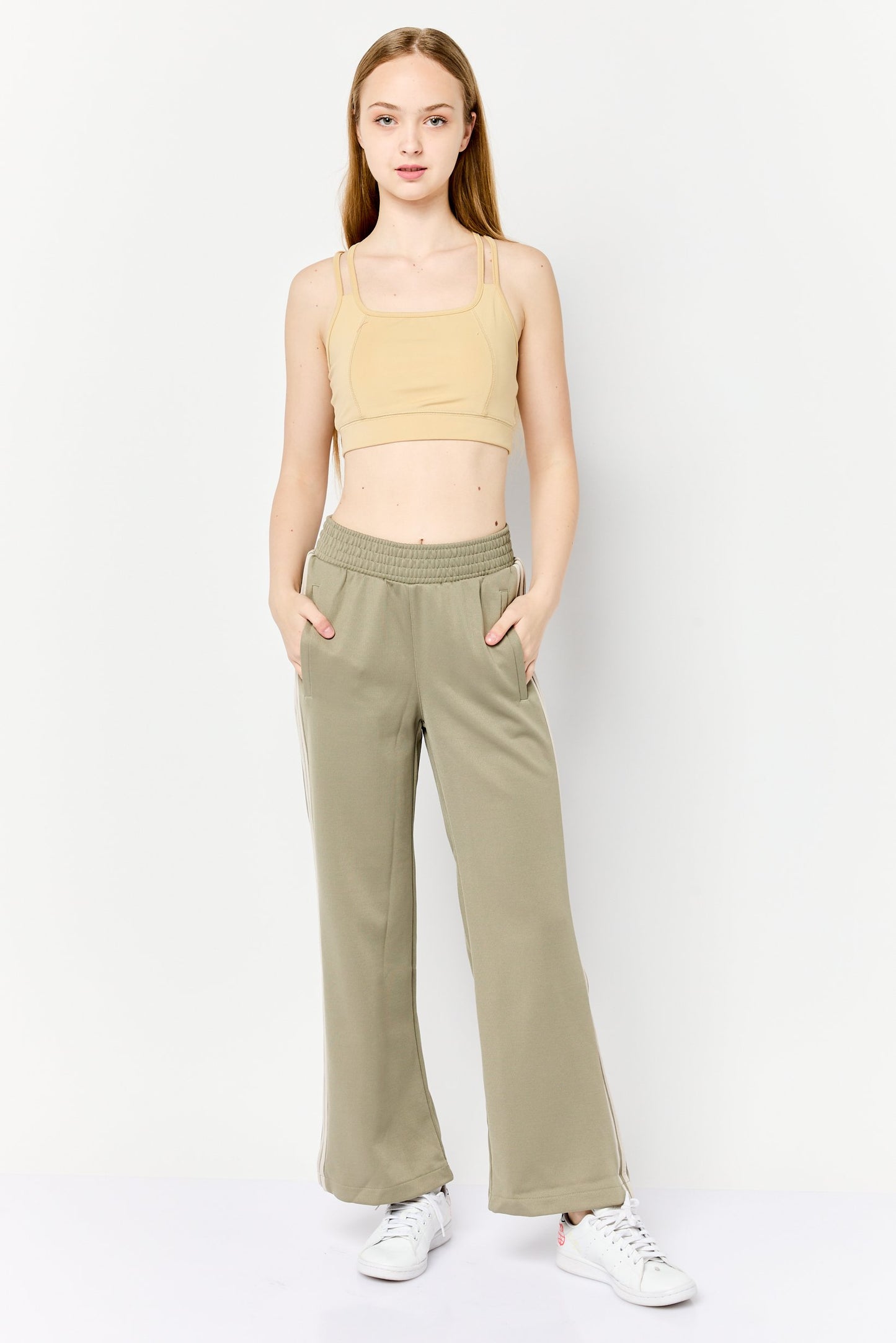 Women Sportswear Fit Drawstring Training Track Pants, Olive