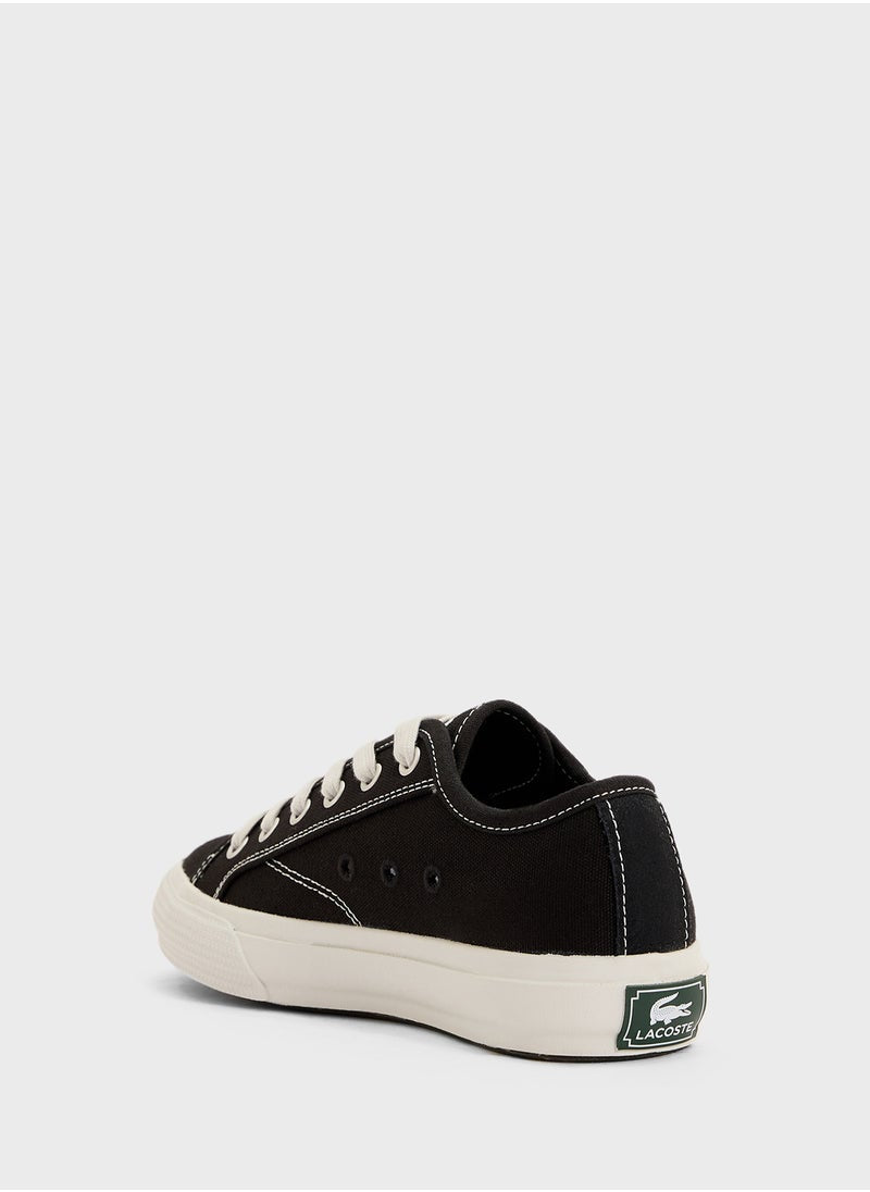 Vulcanized Backcourt Low Top Sneakers