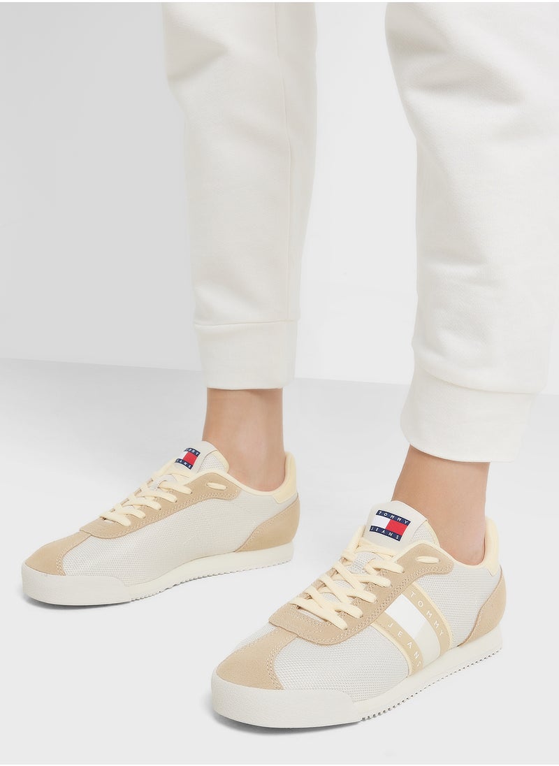 LOW PROFILE RUNNER TRAINERS