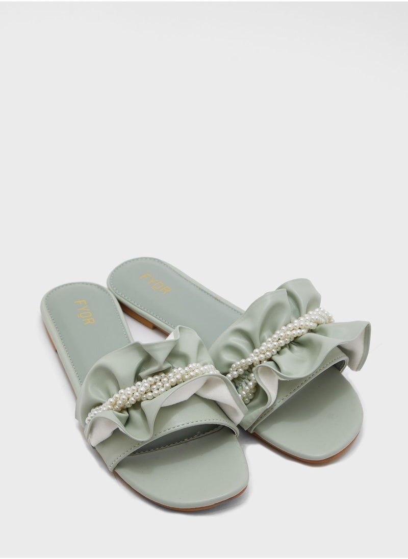 Giaa5 Cube Low Top Sneakers