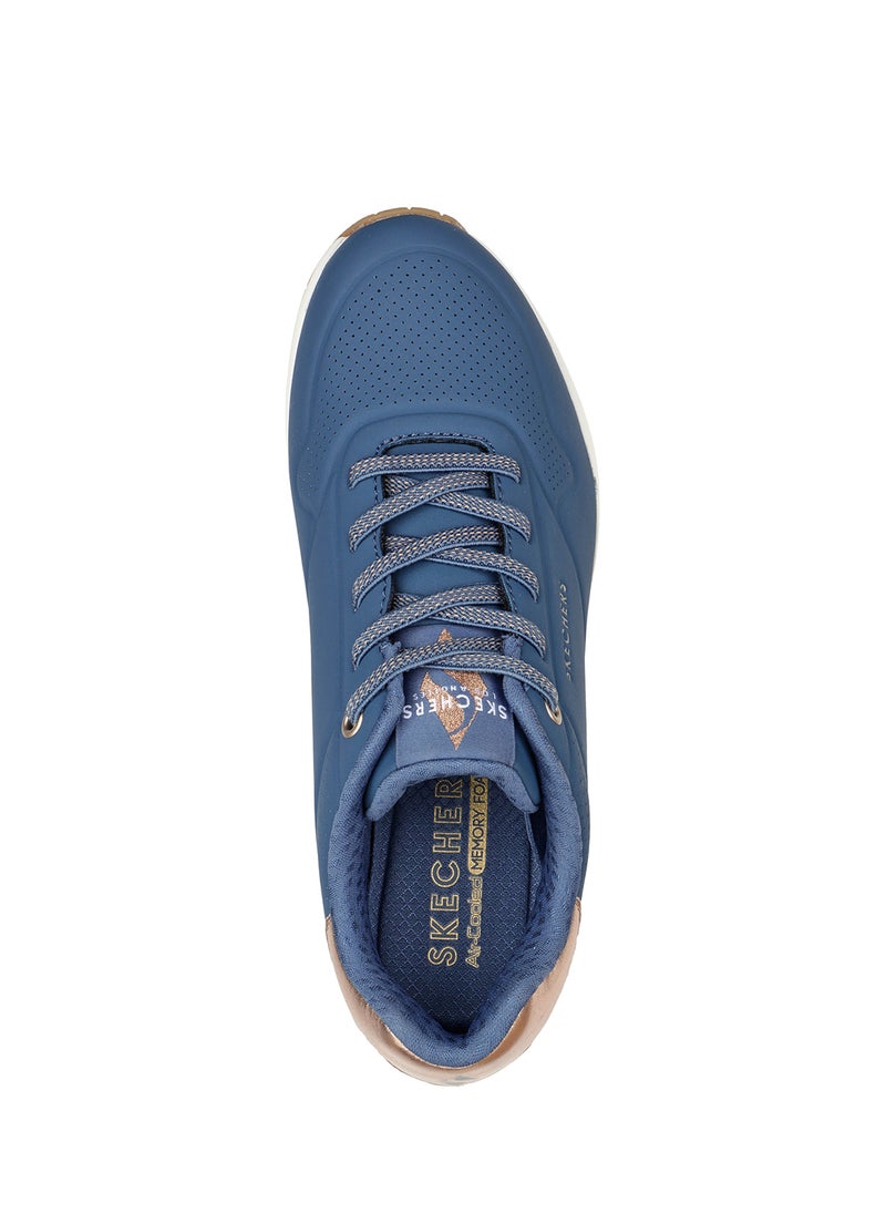 Uno Sneakers