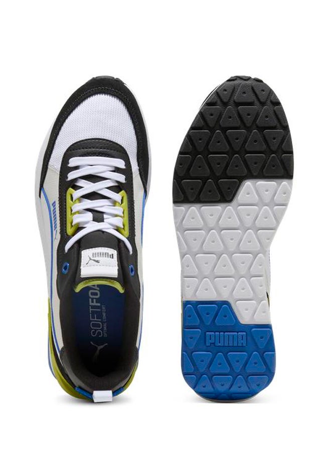 R22 Sneakers