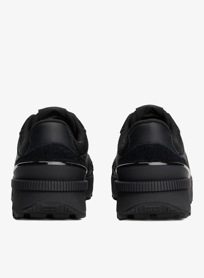Evolve Low Top Sneakers