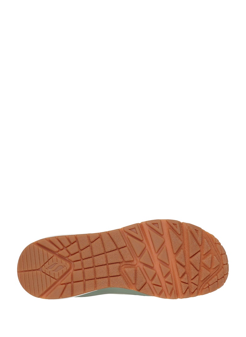 Uno Sneakers