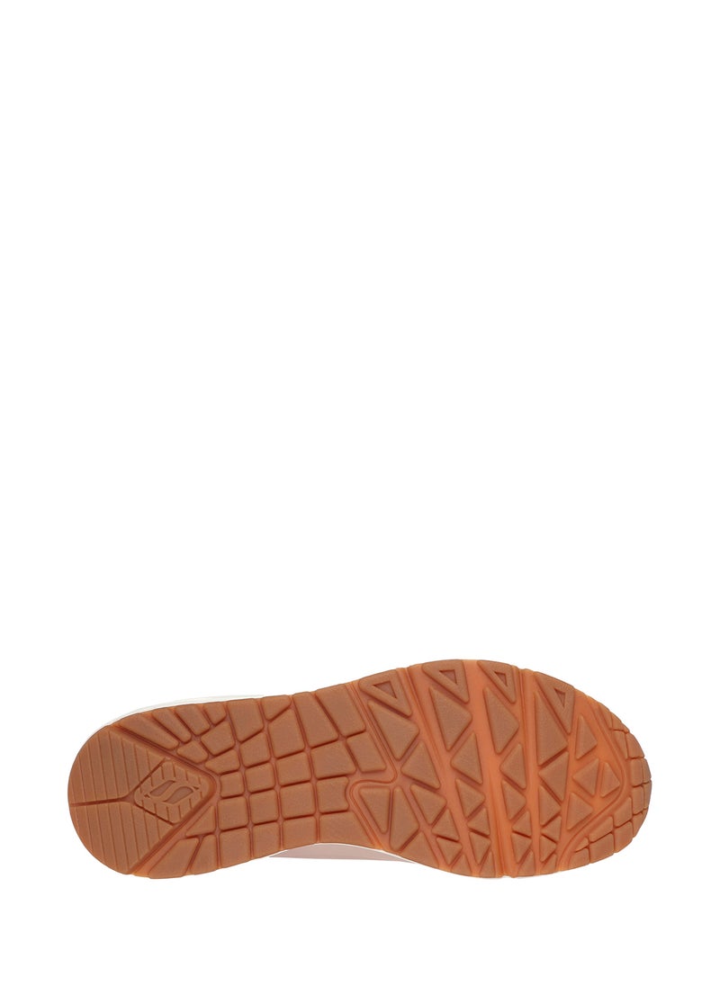 Uno Sneakers
