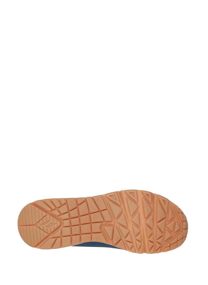 Uno Sneakers
