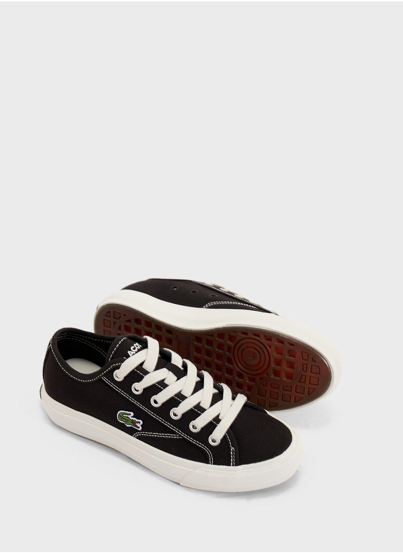 Vulcanized Backcourt Low Top Sneakers