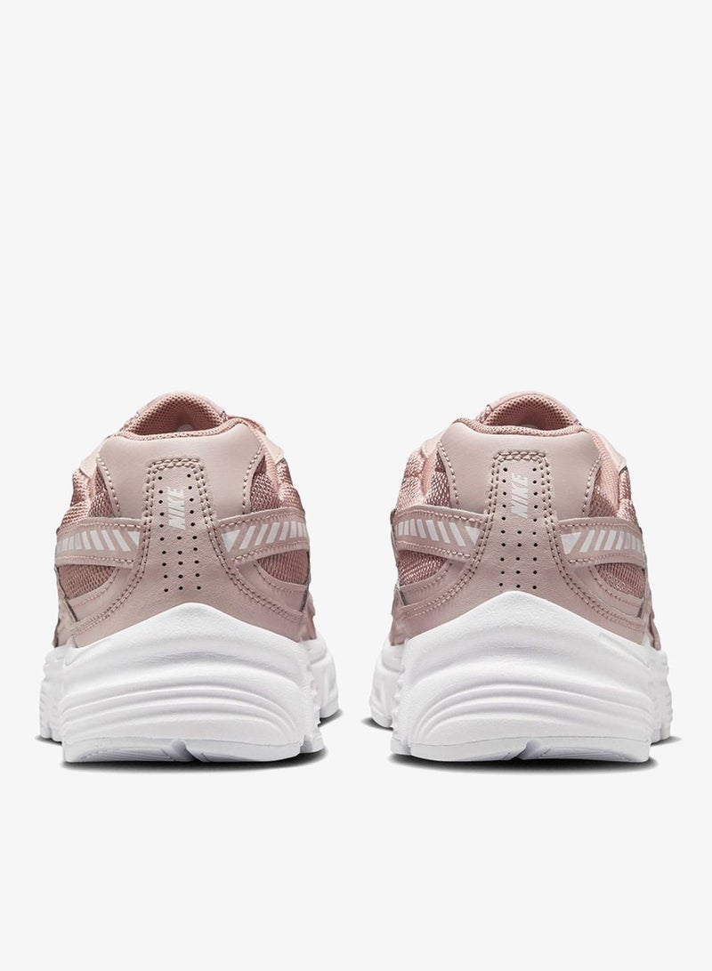 WMNS NIKE INITIATOR