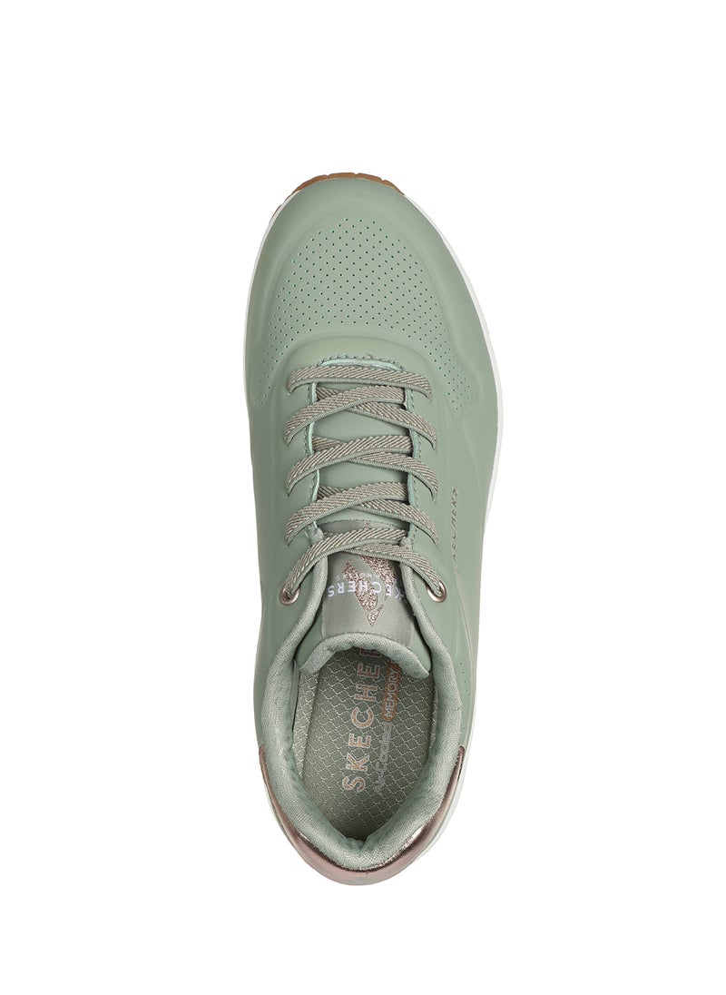 Uno Sneakers