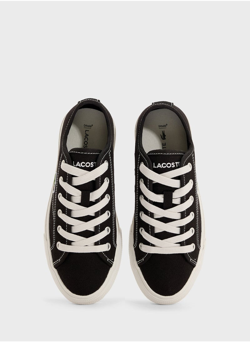Vulcanized Backcourt Low Top Sneakers