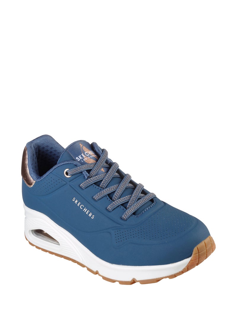 Uno Sneakers
