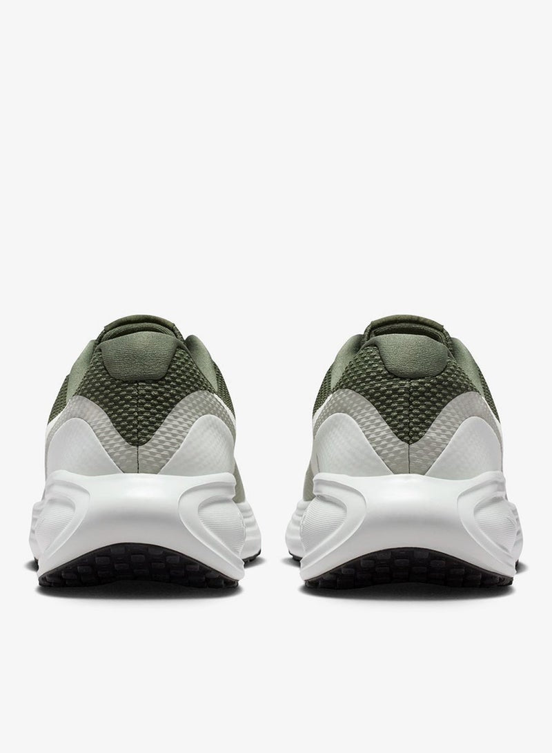 NIKE REVOLUTION 8