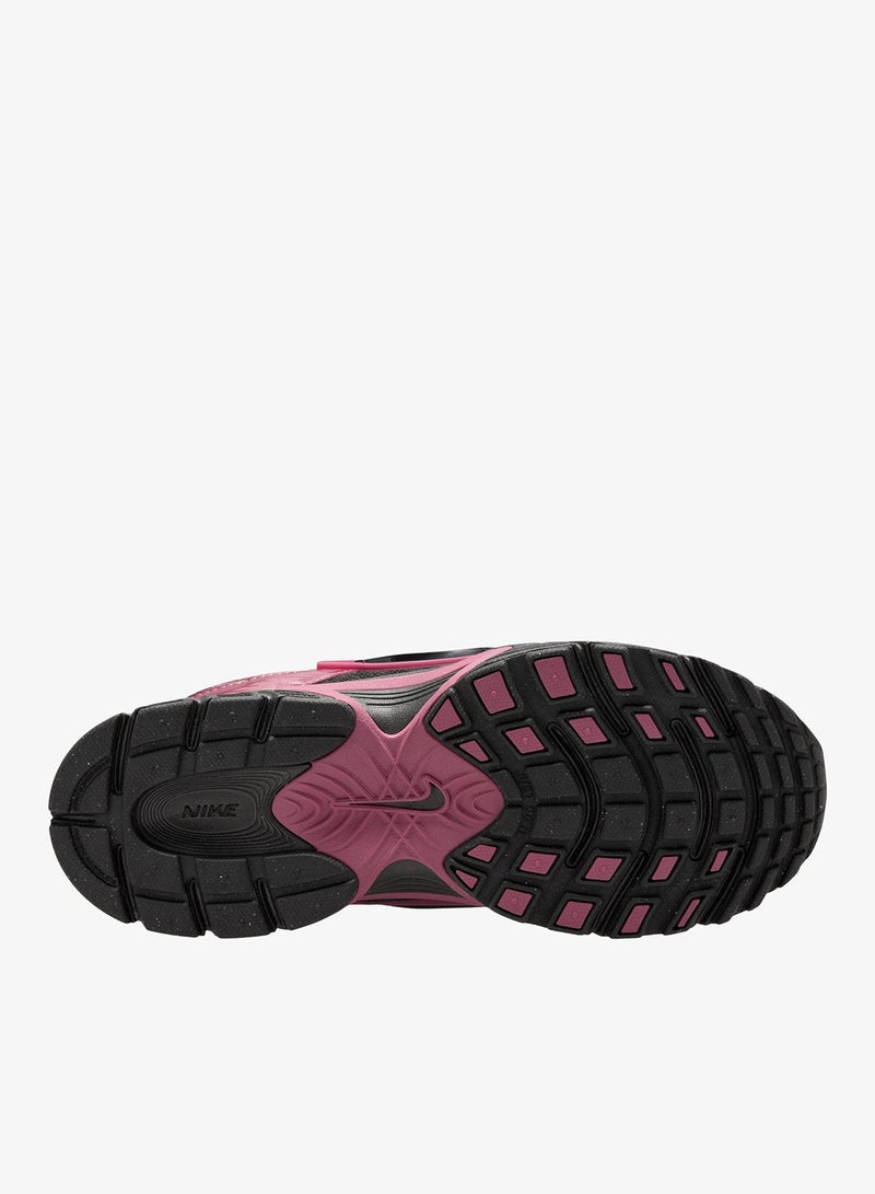 W NIKE V5 RNR