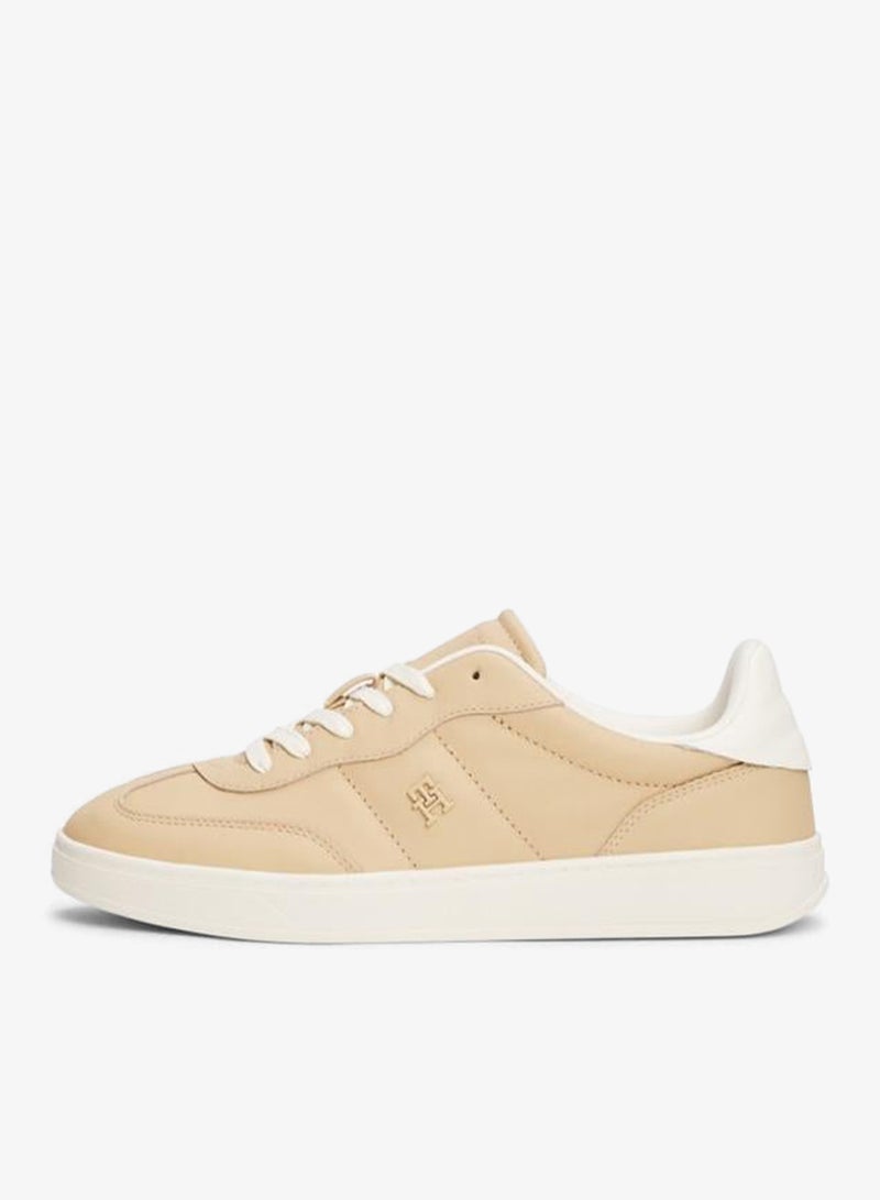 Premium Heritage Low Top Sneakers