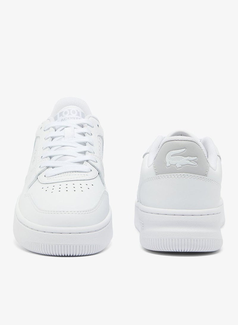 L001 Low Top Court Sneakers