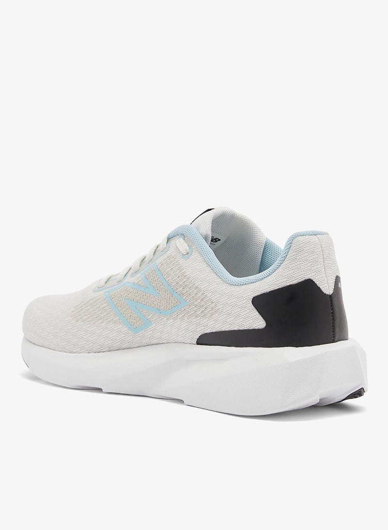 413  Sports Shoes