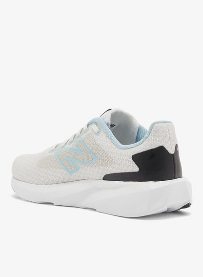 413  Sports Shoes