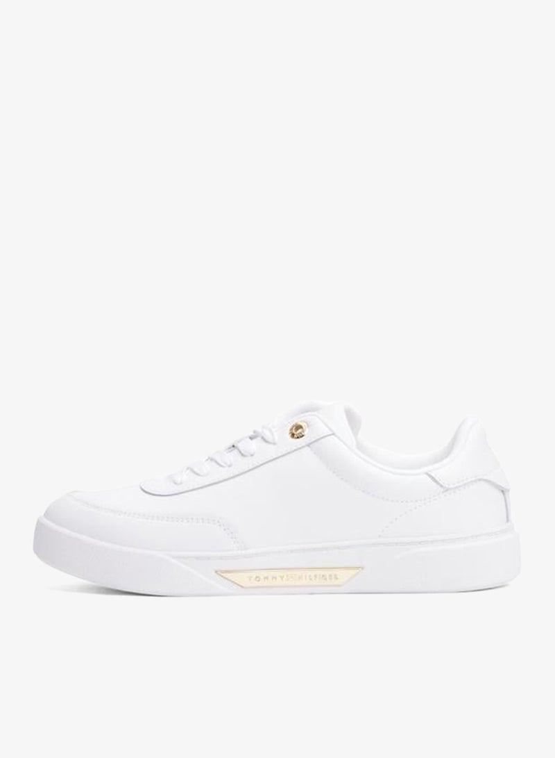 Essential Chic Court Sneaker