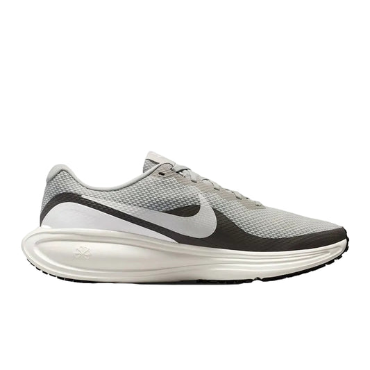 NIKE REVOLUTION 8