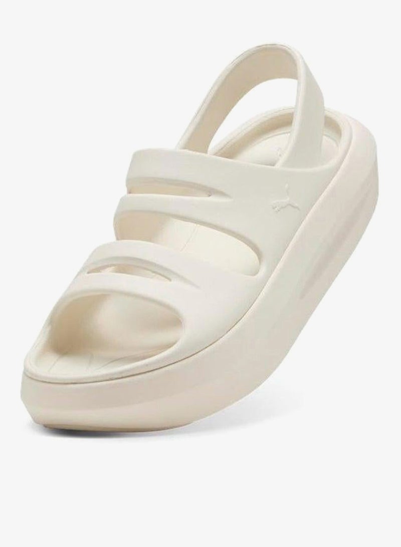 Flatter Sandal