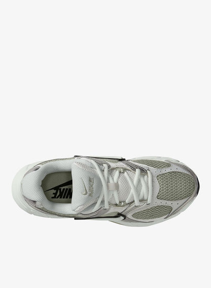 W NIKE V5 RNR