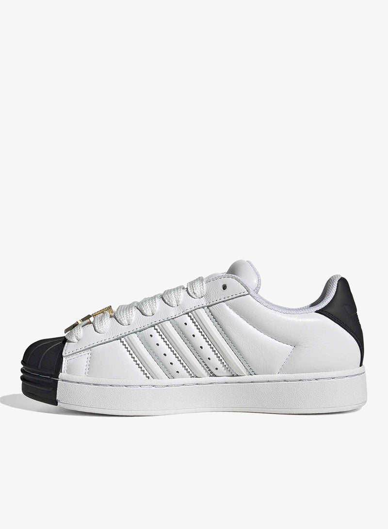Superstar St