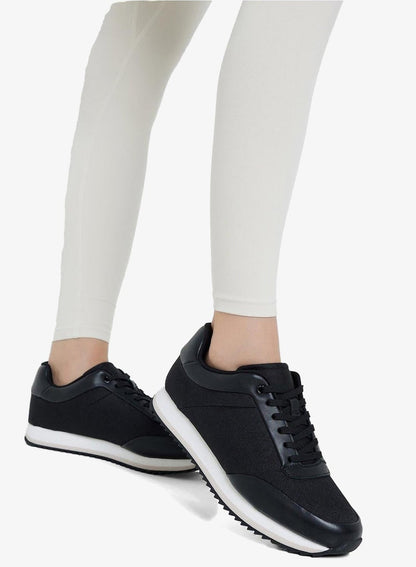 Causal Low Top Sneakers