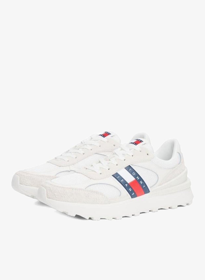 Evolve Low Top Sneakers