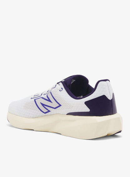 413  Sports Shoes