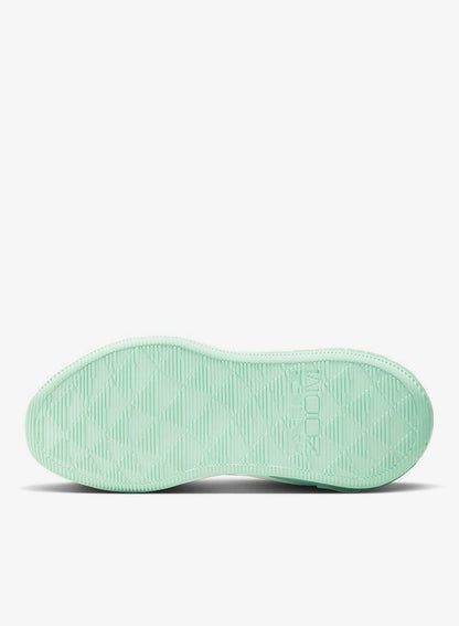 Nike Bella 7