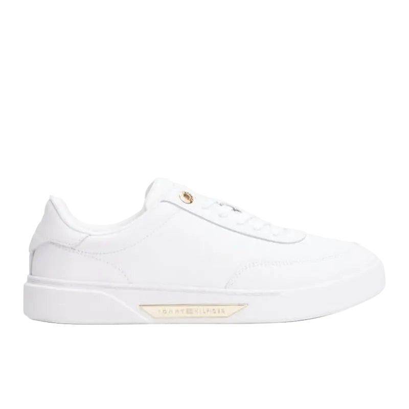 Essential Chic Court Sneaker