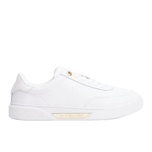Essential Chic Court Sneaker