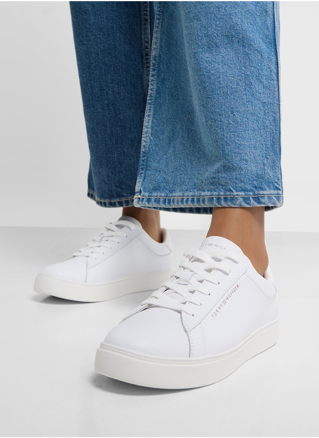 Logo Detail Lace Up Low Top Sneakers
