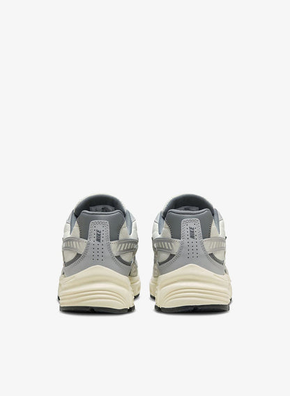 Nike Initiator