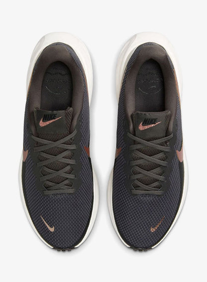 W NIKE REVOLUTION 8