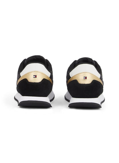 ESSENTIAL RUNNER TRAINERS