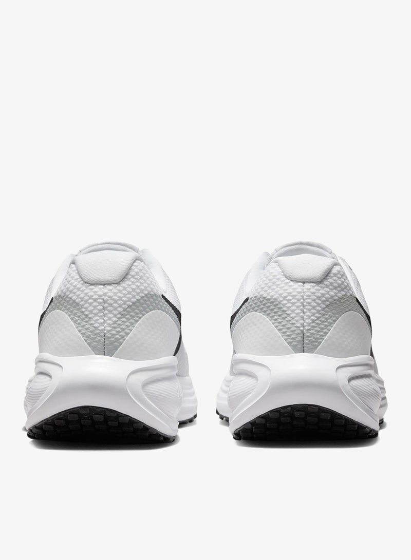 Nike Revolution 8