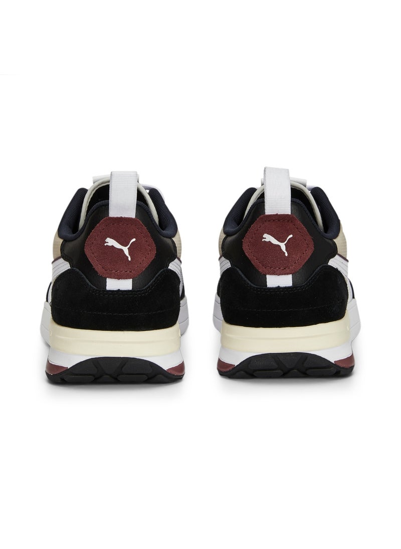 R22 Mens Black Trainers