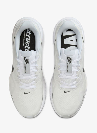Nike Structure 26
