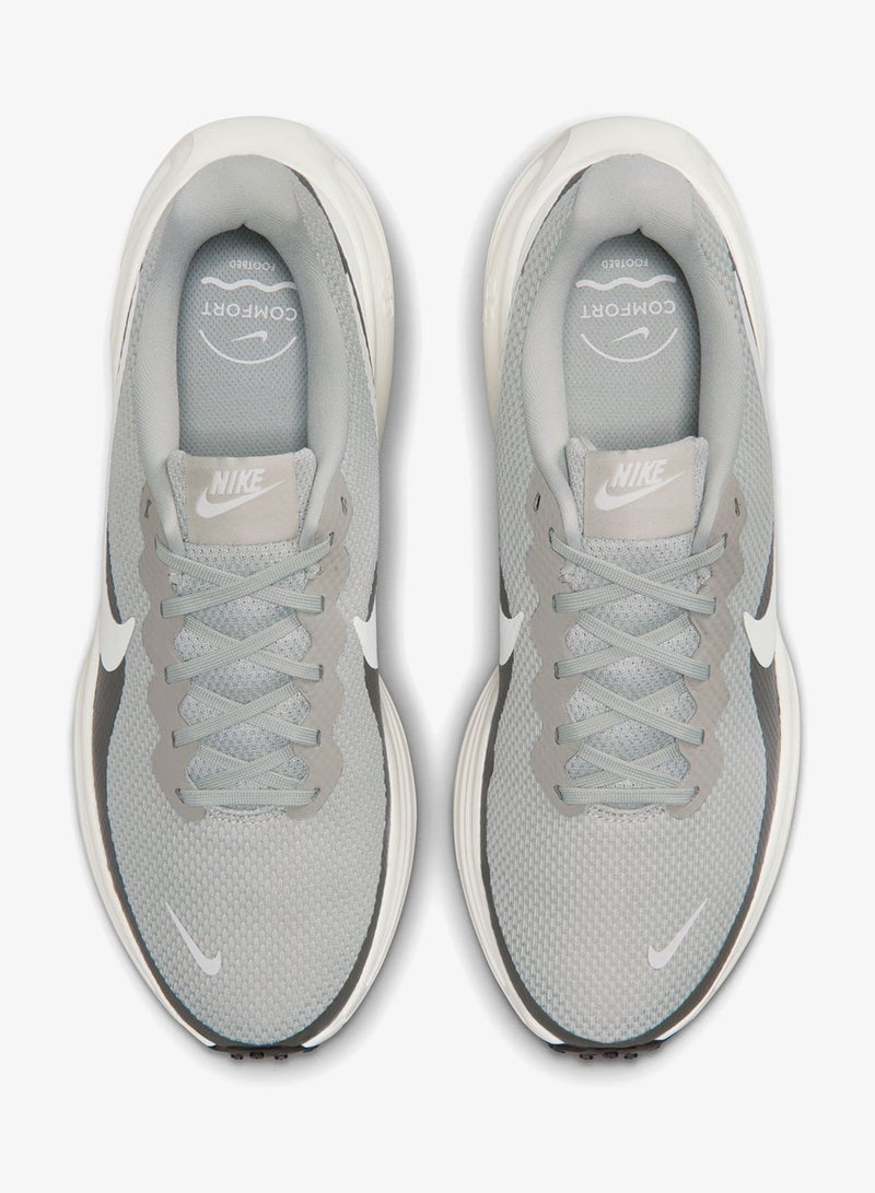NIKE REVOLUTION 8