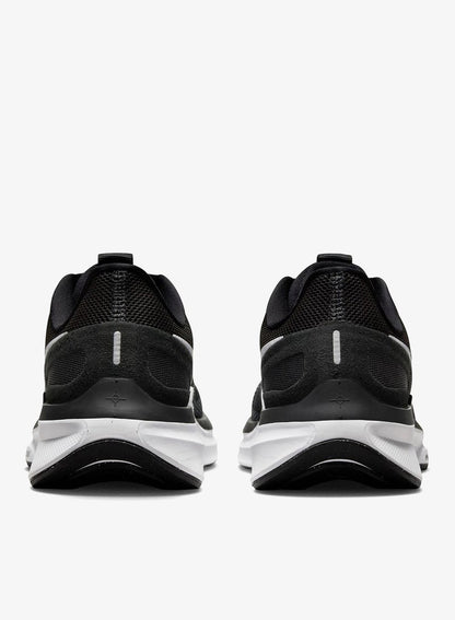 Nike Structure 25