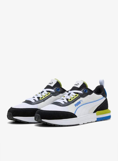 R22 Sneakers