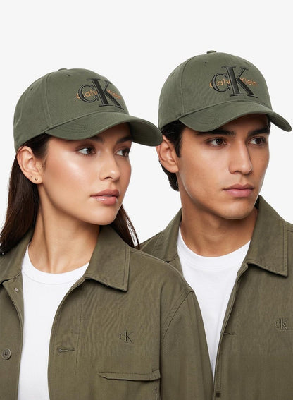 LARGE LAYERED MONOLOGO curved peak CAP