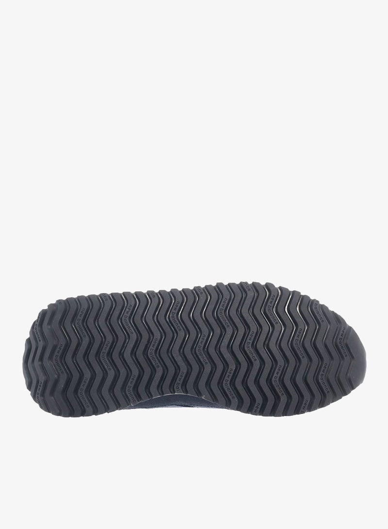 237 Sneakers